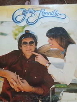 Captain. &  Tennille Vinyl Record Album 10.00firm