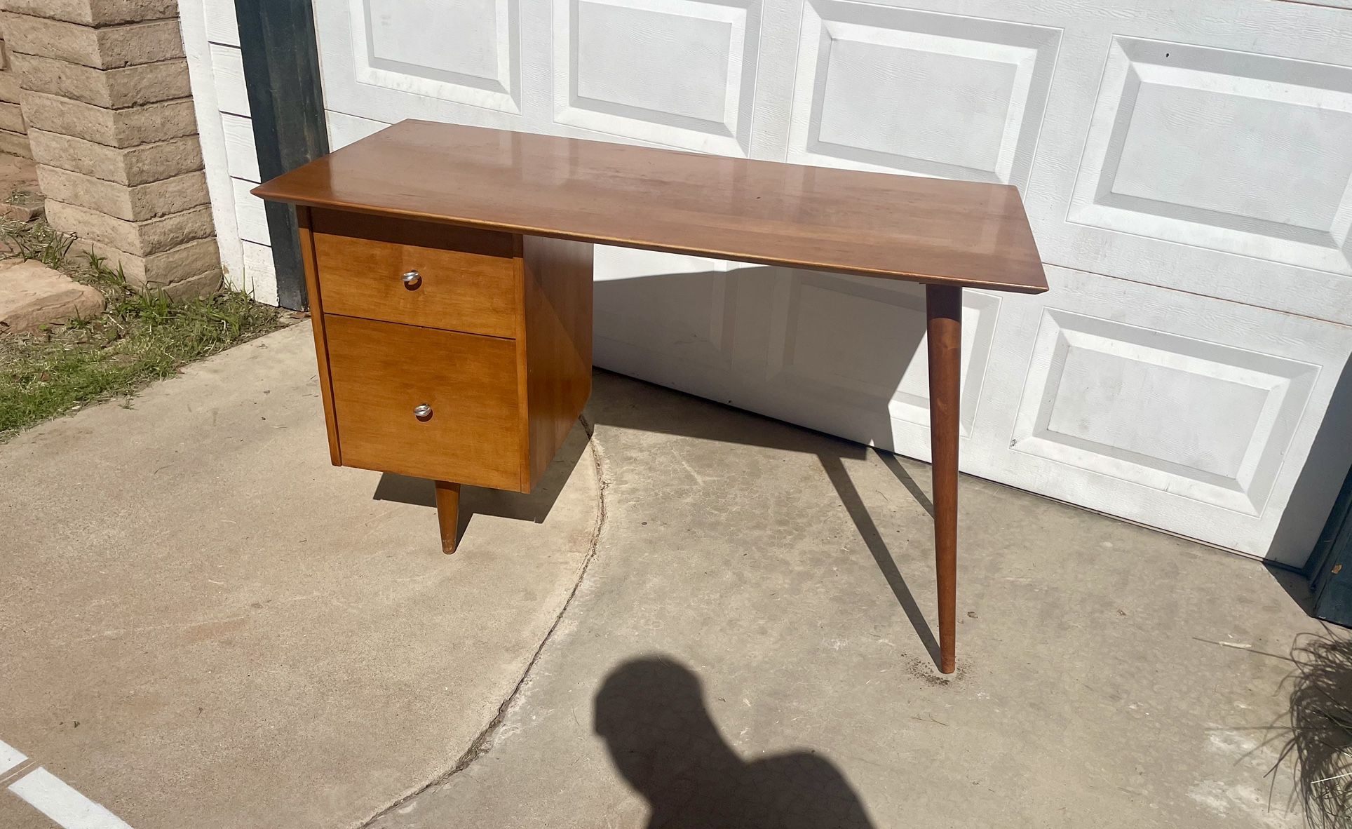 Mid Century Modern Desk With Hairpin Legs, Name Brand With Dovetail Drawers.