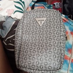 Guess  Hand Bag That Can Gk Over Shoulder 