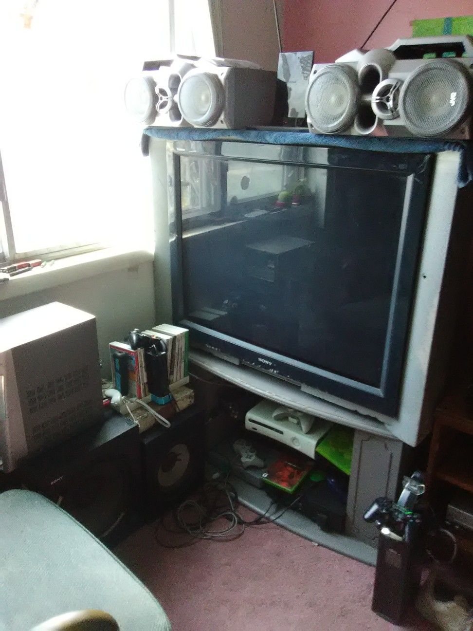 SUPER RARE Sony WEGA KV-40XBR700 1080i TV with remote control RETRO GAMING TV GOD