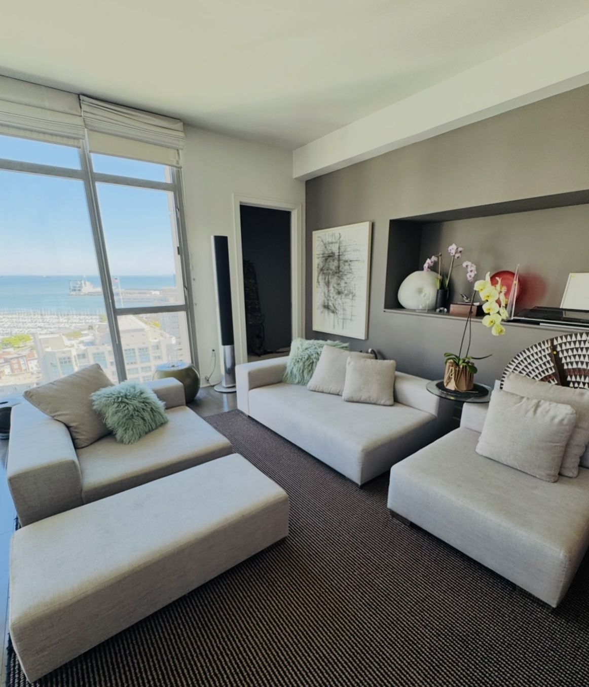 Modular sectional sofa 