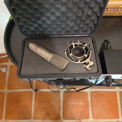 MXL 2006 Microphone With Shockmount And Case
