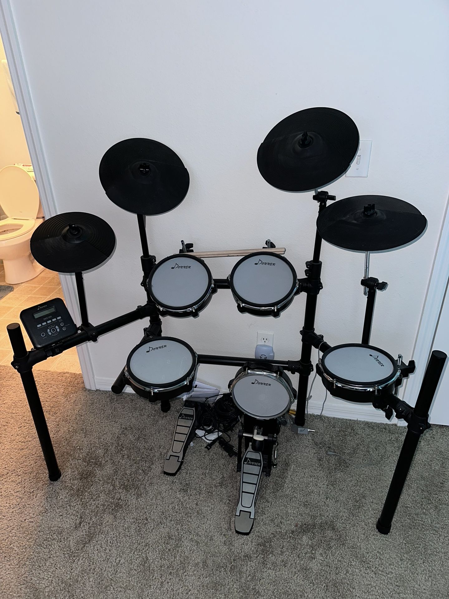 Donner-200 Cheap Electric Beginner’s Drum kit 