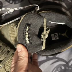 Big Kids 4 Retro SE craft Medium Olive/Pale Vanilla