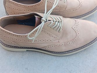e Tommy Hilfiger Gentry Wingtip Oxford.