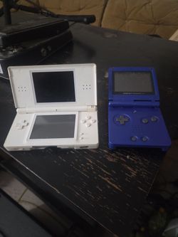 GameBoy SP and Nintendo DS Lite