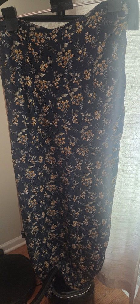 Windsor Woman's Skirt