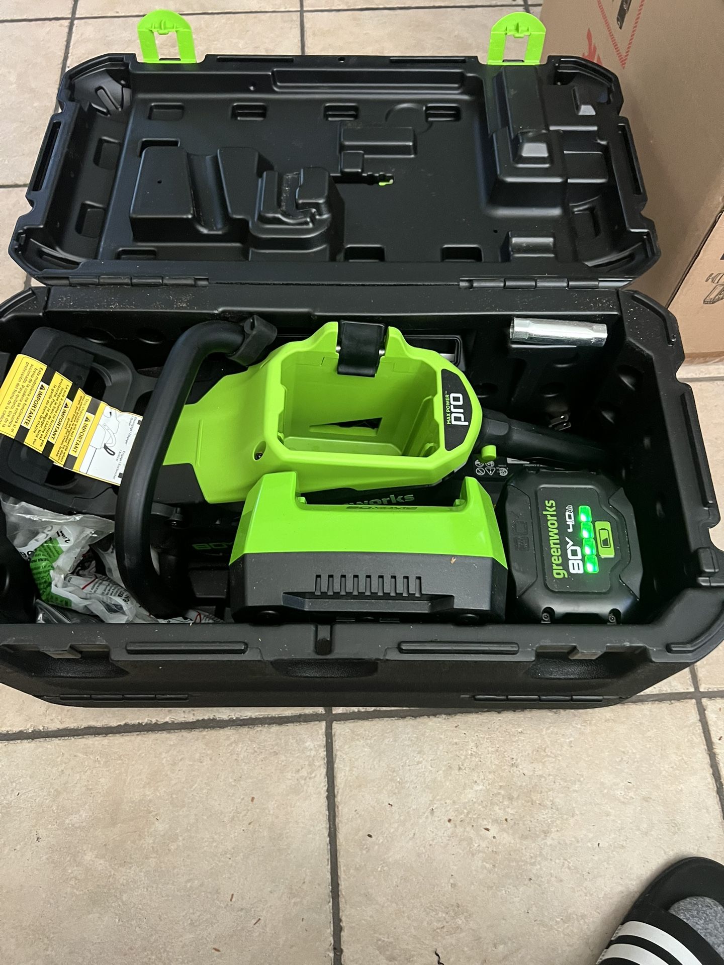 Green Works 18” Chainsaw 80v Cordless 4 Sale