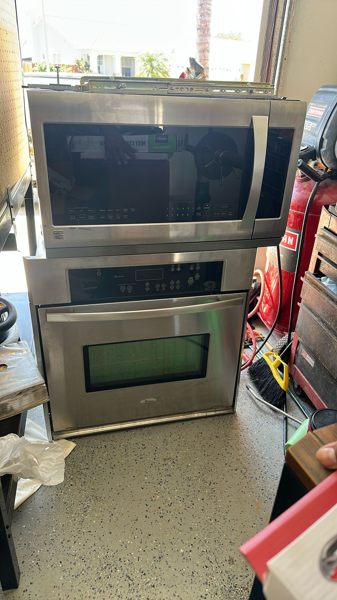 Oven And Microwave 