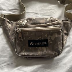 Everest Camo Hip Bag