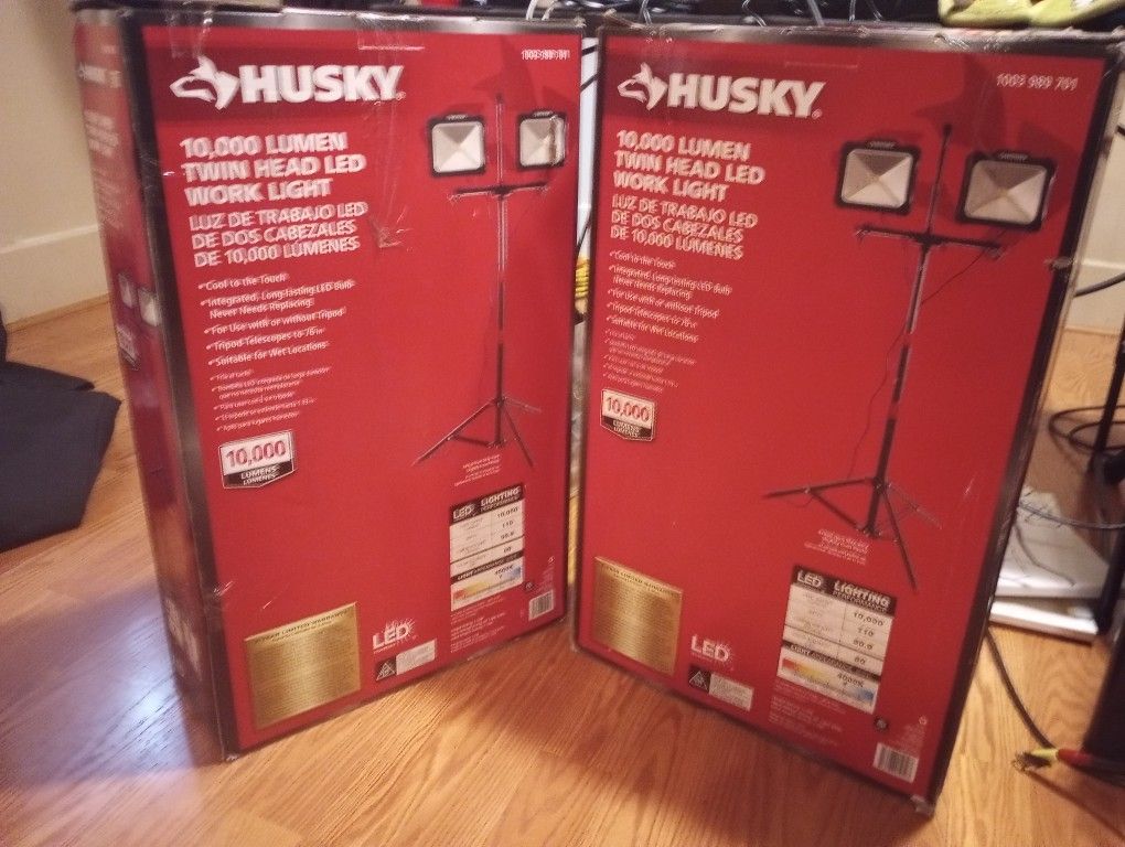 2 Brand New Husky Lights And Stand