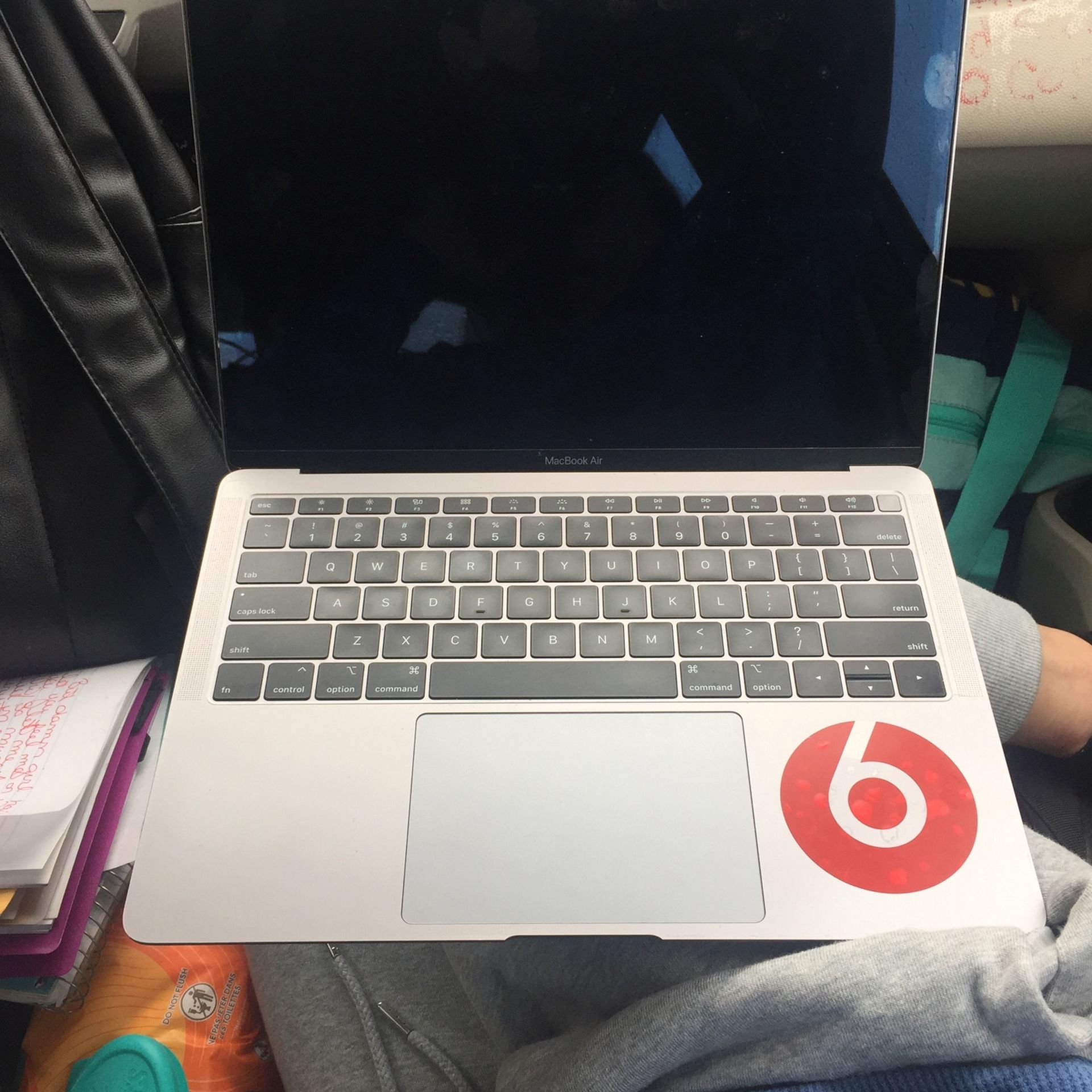 MacBook Air M1932 Silver Locked