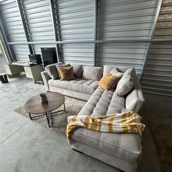 Sectional Sofa/ Couch DELIVERY AVAILABLE 