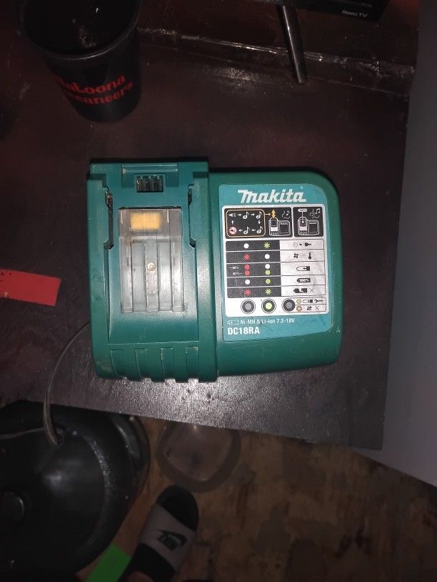 Makita Battery Charger 