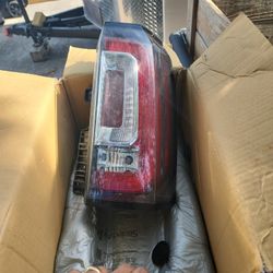 Gmc Yukon 2017 Rear Passenger  Light Original Gmc