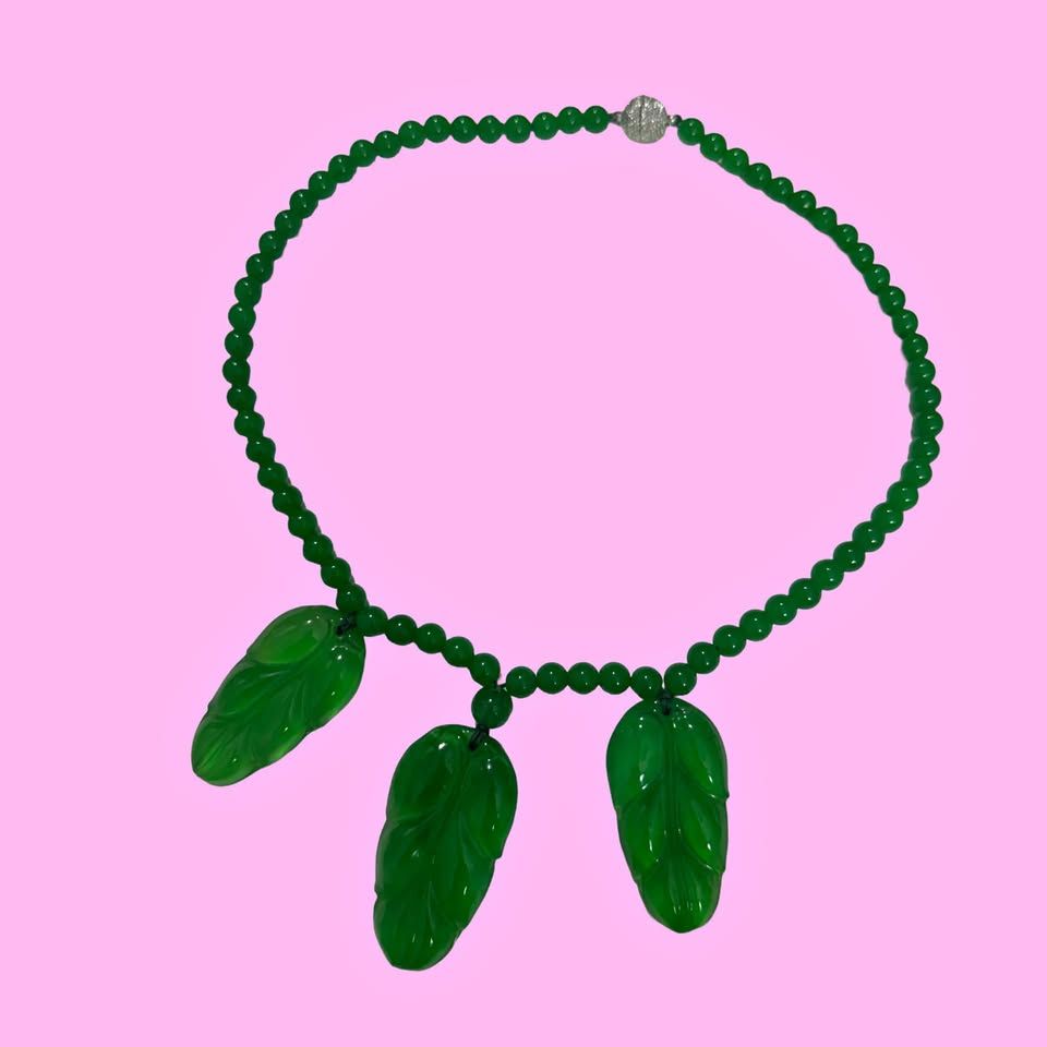 Green Beaded Necklace Leaf Pendant Statement Jewelry - Jade Style Chinese