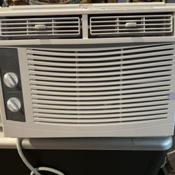 Cool Living Air Conditioner 5000btu. Like New, Works Good . You Must Pickup