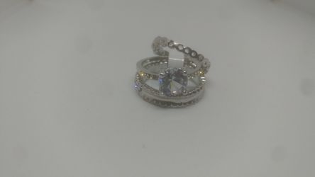Beautiful 3 set Wedding/engagement ring set!