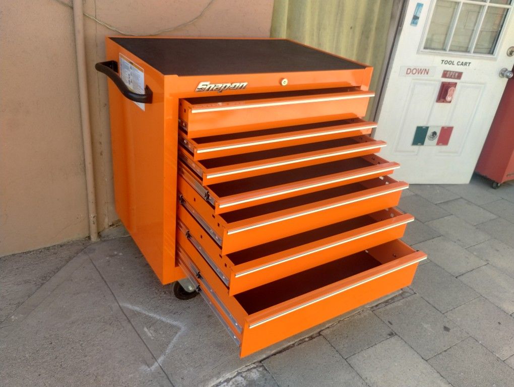 Snap On Tools Box Like New Condition..H..39..W..36..D..24