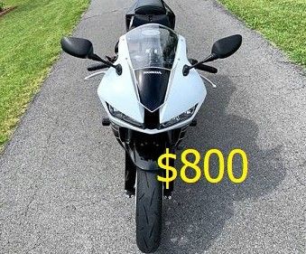 Photo $8OO! Selling 2015 Honda CBR 600RR