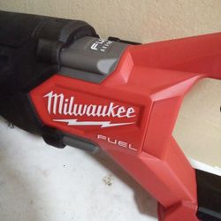 Sawzall Milwaukee.