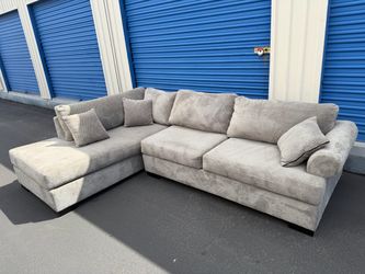 Sectional sofa in great condition - left facing