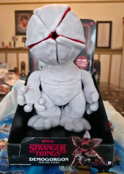 Stranger Things Demogorgon 12" Feature Plush Sound Netflix