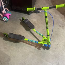 Y Flicker Scooter 