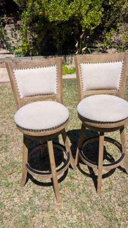 2 Barstools