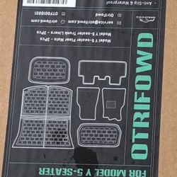 Set of Two Mats For Tesla Model Y 5 