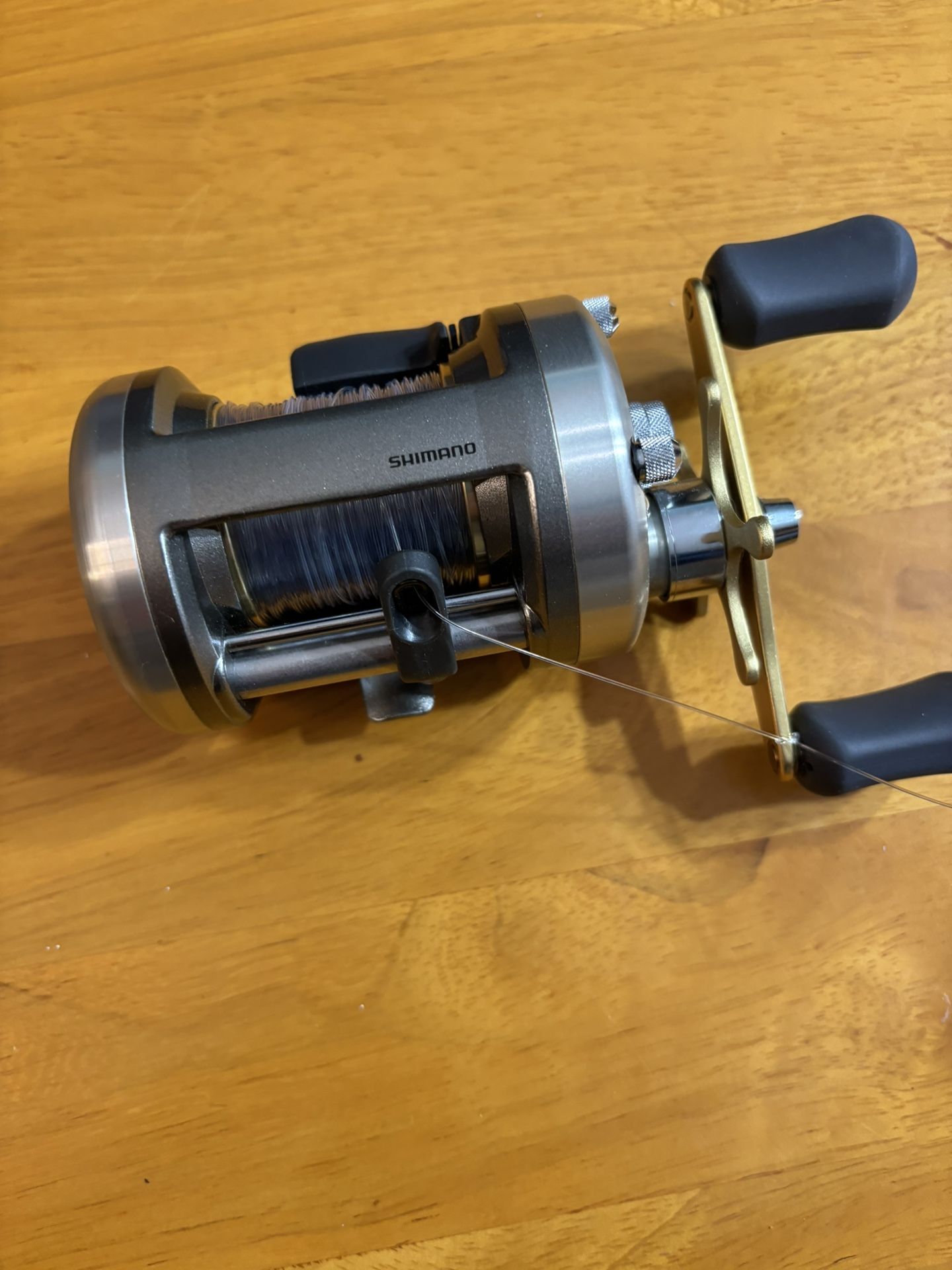 Shimano Cardiff 401A Bait Cast Reel/ Left Hand / Like new !! 140.00 Retail