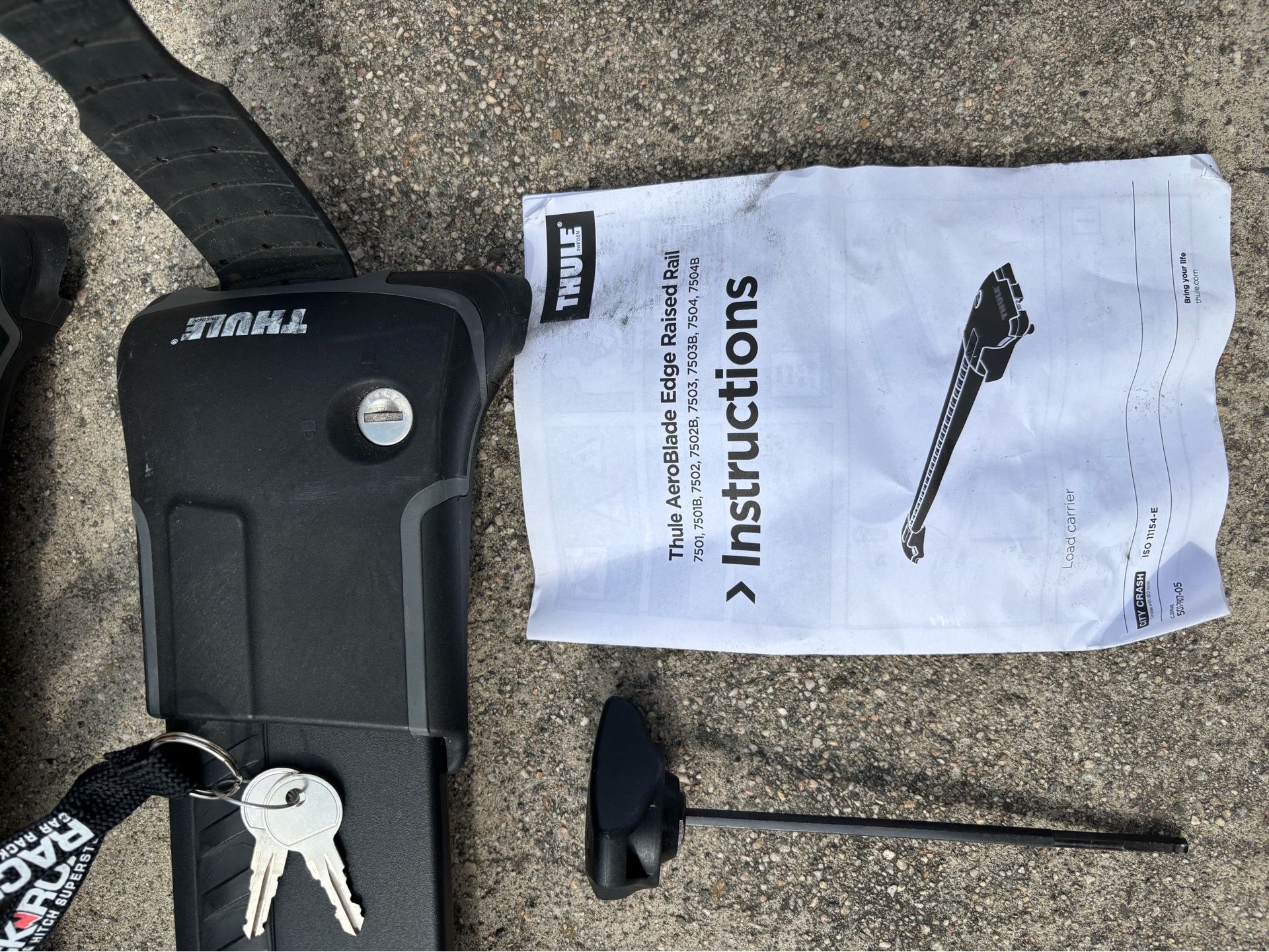 Thule AeroBlade Edge Raised Rail