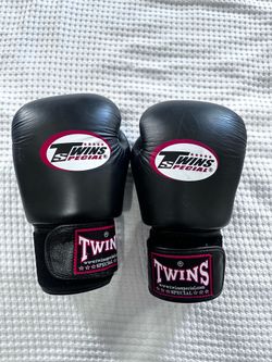 Twins Muay Thai gloves