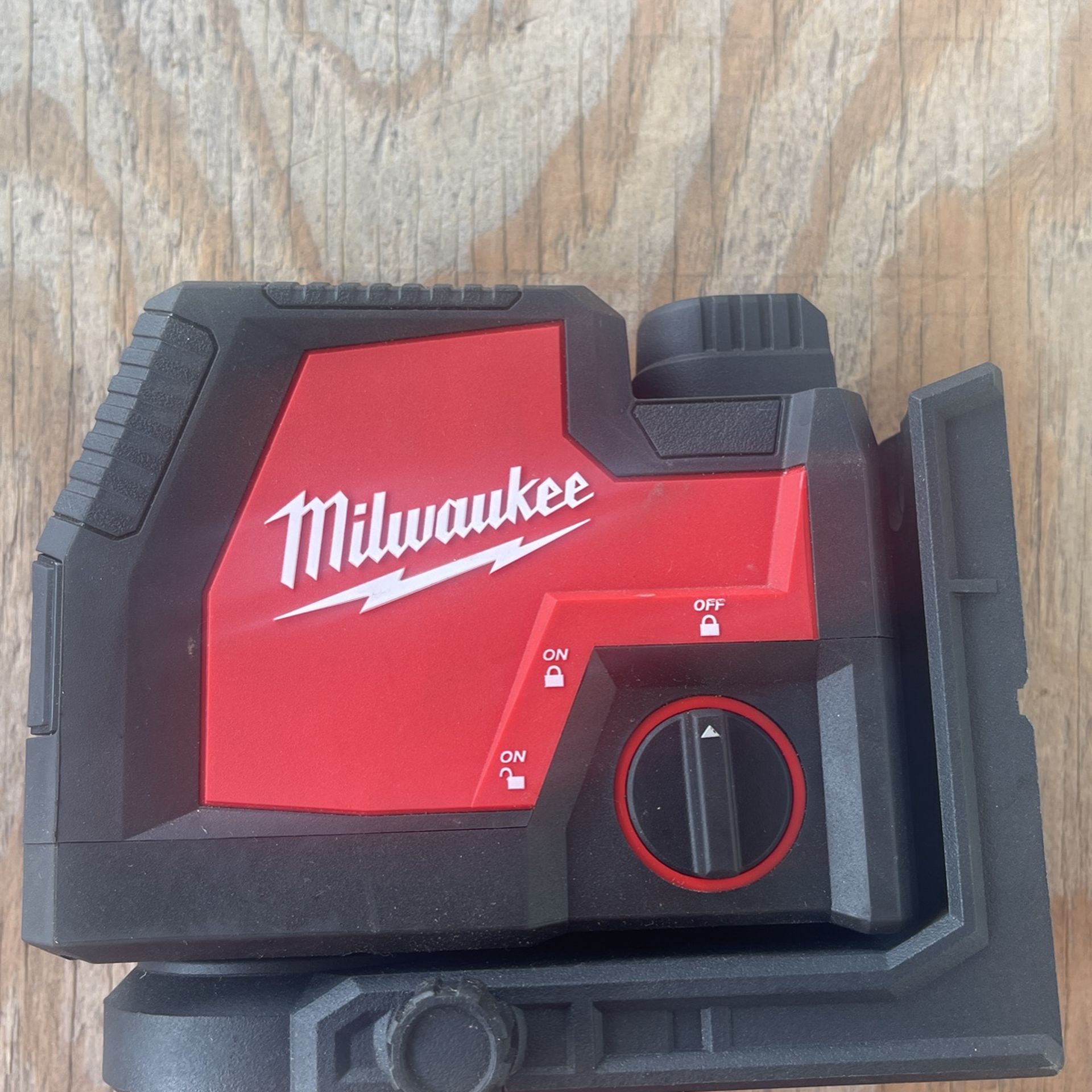 Green 100 ft. Cross Line and Plumb Points Rechargeable Laser Level with REDLITHIUM Lithium-Ion