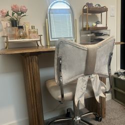 Bow Vanity Velvet Swivel Chair Like New ( Ivory/Champagne ) 