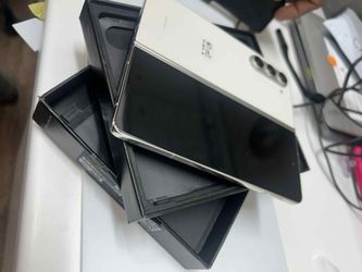 Brand New Unlock Samsung Galaxy Fold 5 