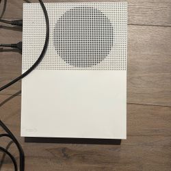 Xbox One S with One Controller And 144hz Acer Monitor And Wireless Turtle beach Stealth 600 Headset 