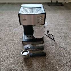 Esspreso and Cappuccino Machine - Perfect for Homemade Espresso & Cappuccinos!