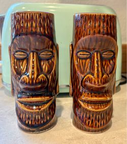 Vintage Hawaiian tiki mugs