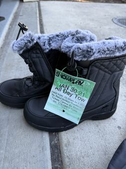 Girls Snow boots (New)