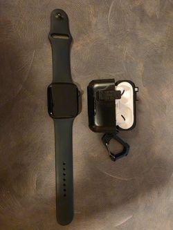 Apple Watch SE 2 and Apple Airpods Pro 2