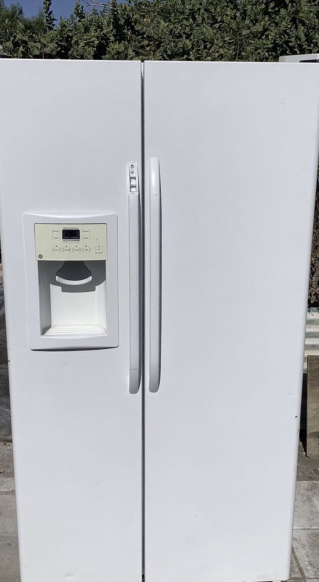 GE REFRIGERATOR free delivery installation and warranty