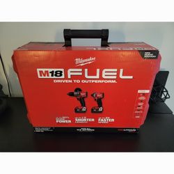 Milwaukee M18 Fuel 18 V 1/2 in. Cordless Brushless Impact Wrench Kit (Battery & Charger)

