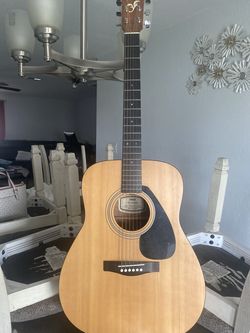Yamaha guitar