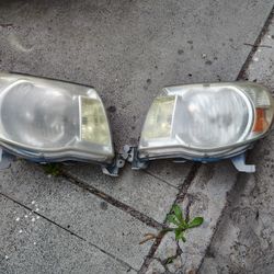 2005 - 2011 Tacoma Headlights 