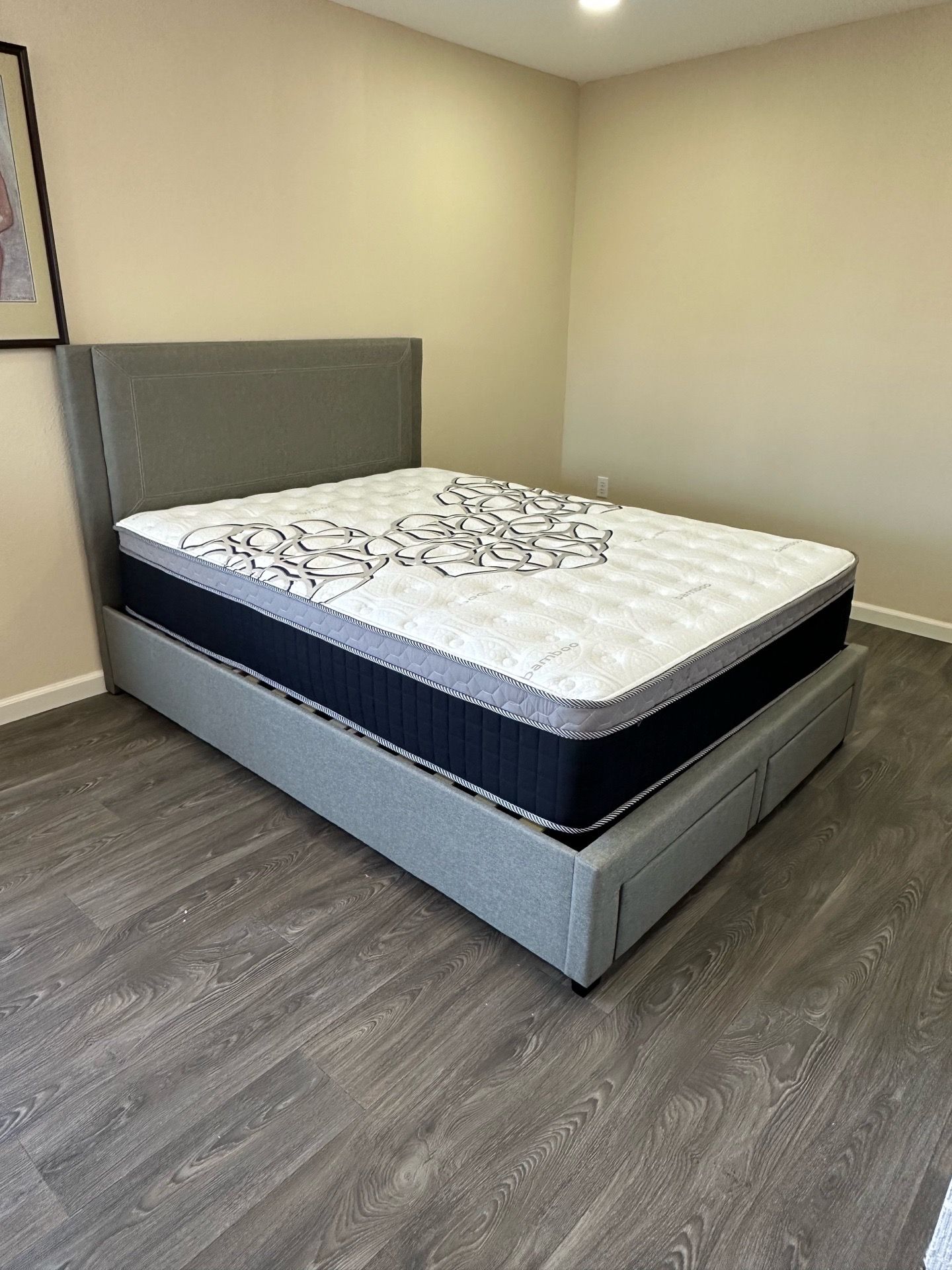 New mattress on sale. Queen size mattress pillow top 12”. We offer same day delivery