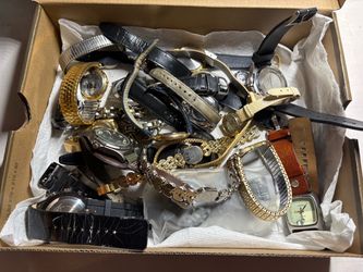 Lot of 28 Watches