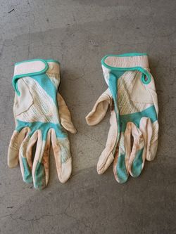 Nike Women's batting gloves