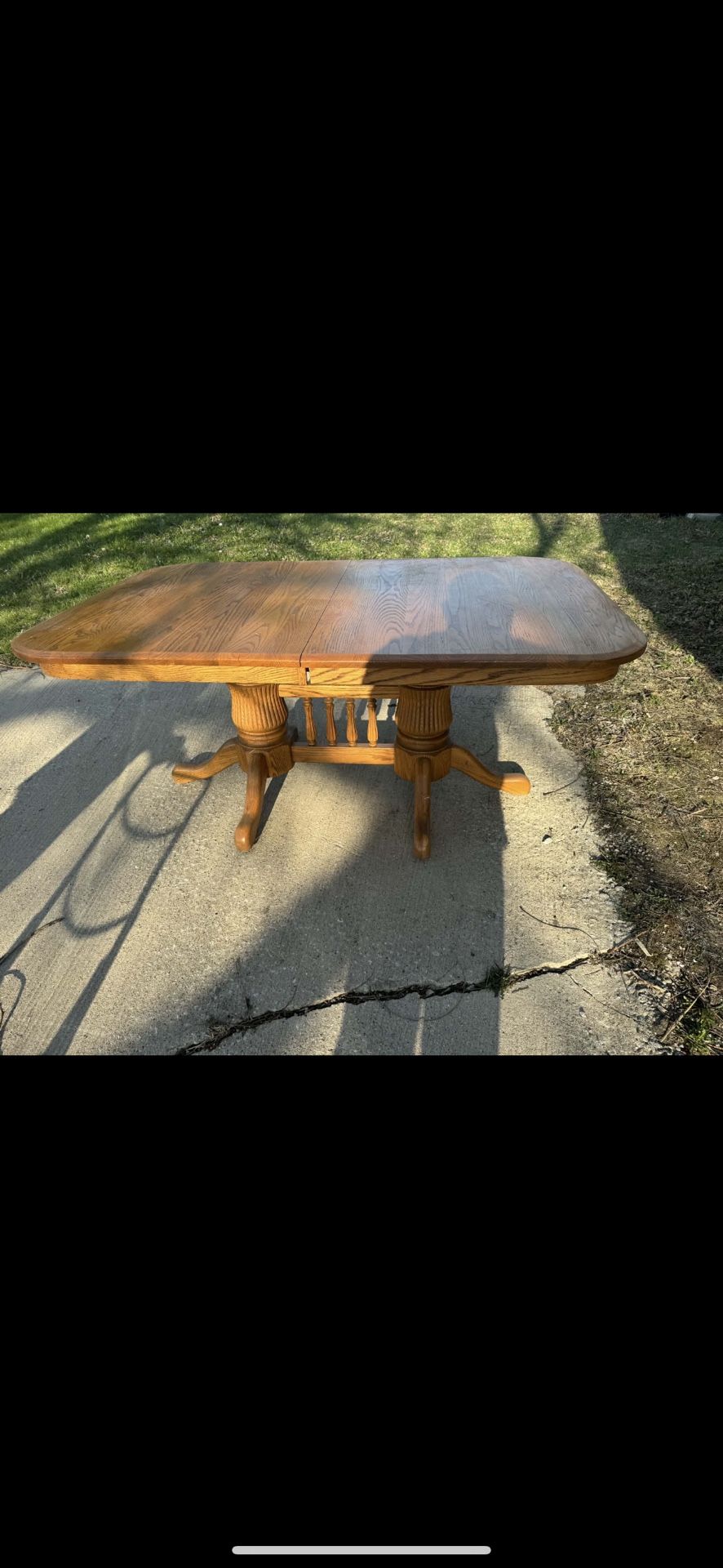 42”x66” Amish Table 4 Leafs 42x114”