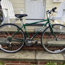 Trek 730 Multi-Track Hybrid Bike - Great Condition - Ready to Ride!